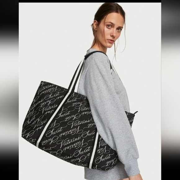 Victoria Secret- black & White Logo Weekender Tote Travel Zip Bag - Picture 1 of 3
